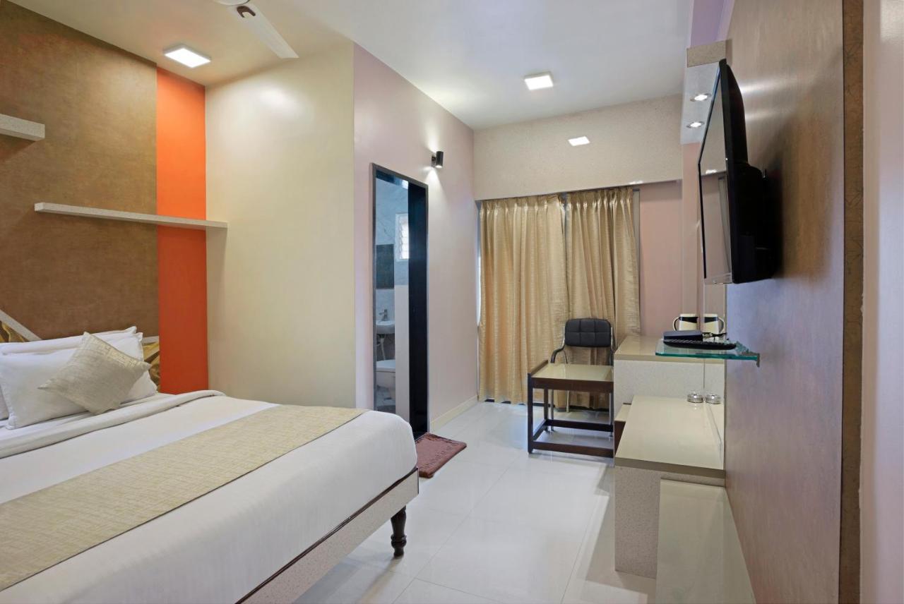Mannars Deluxe Lodge Mysore Exterior photo