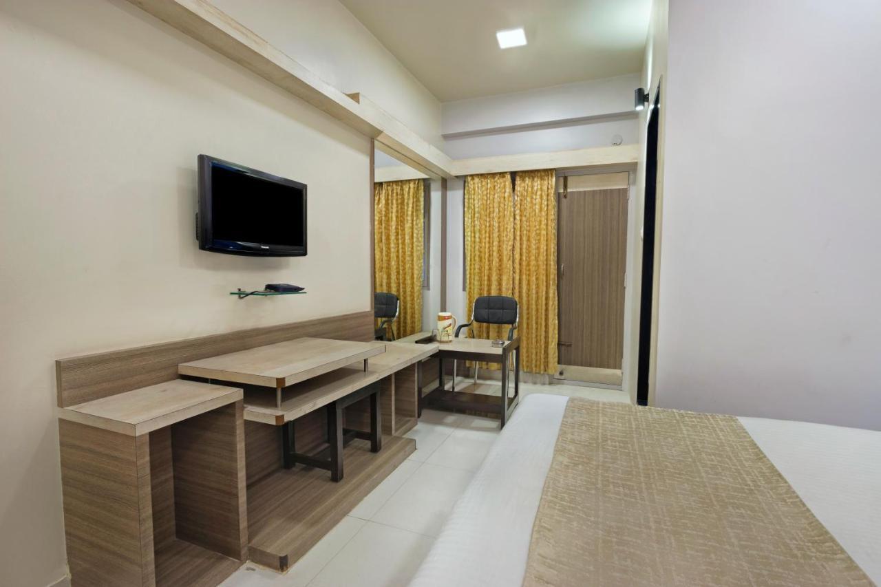 Mannars Deluxe Lodge Mysore Exterior photo