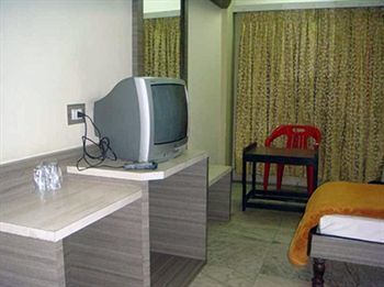 Mannars Deluxe Lodge Mysore Exterior photo