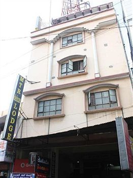 Mannars Deluxe Lodge Mysore Exterior photo